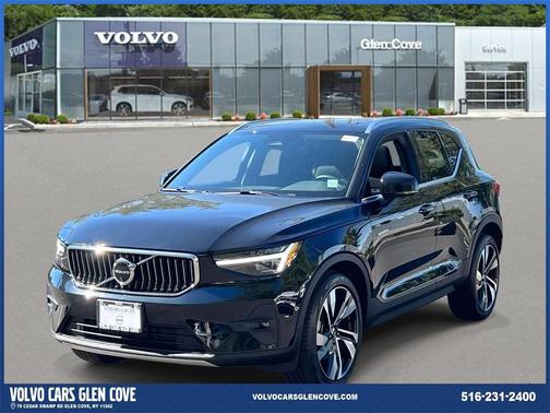 2025 Volvo XC40 B5 Plus Bright Theme