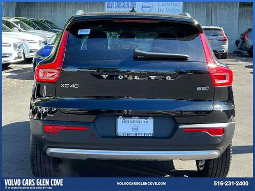2025 Volvo XC40 B5 Plus Bright Theme