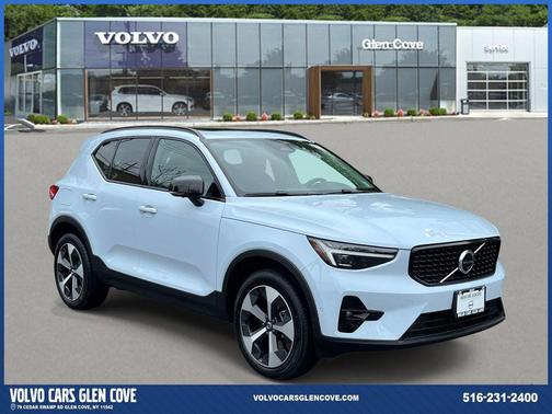 Cloud 9 White 2026 Volvo XC40 B5 Plus