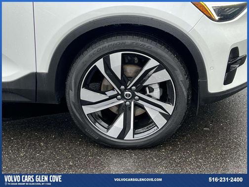 Crystal White 2026 Volvo XC40 B5 Ultra