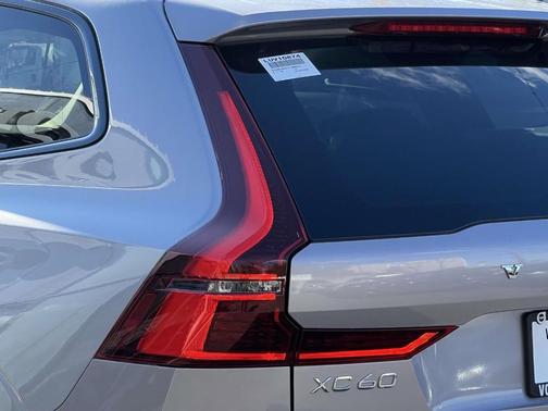 2026 Volvo XC60 B5 Core