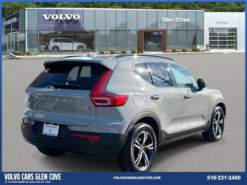 2026 Volvo XC40 B5 Core