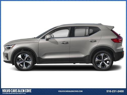2025 Volvo XC40 B5 Ultra Bright Theme