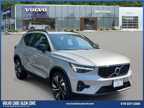 2025 Volvo XC40 B5 Ultra Dark Theme