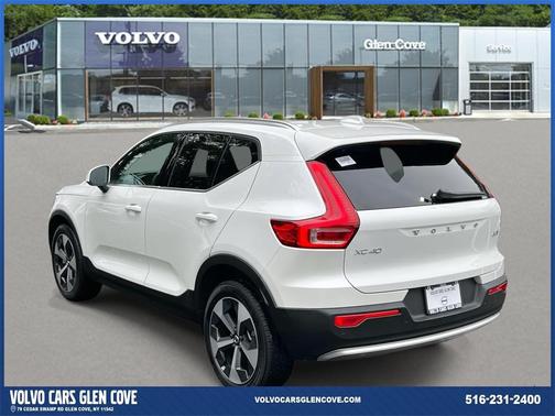 2025 Volvo XC40 B5 Plus Bright Theme