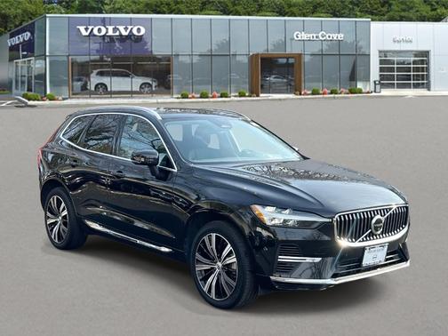 2023 Volvo XC60 Recharge Plug-In Hybrid T8 Plus Bright Theme