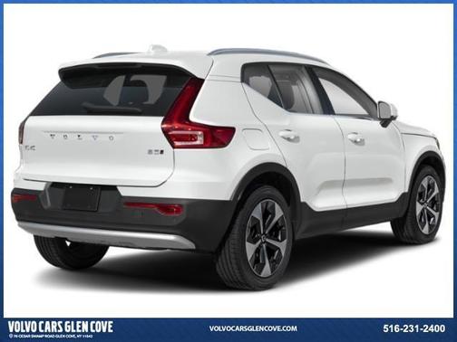 2025 Volvo XC40 B5 Ultra Dark Theme