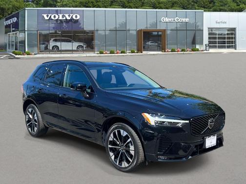 Onyx Black Metallic 2026 Volvo XC60 B5 Plus
