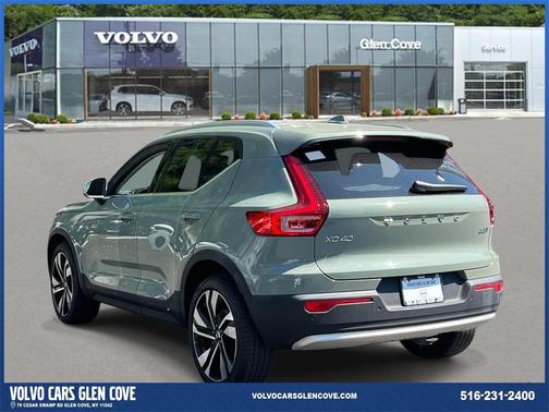 2025 Volvo XC40 B5 Plus Bright Theme