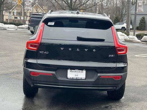 2026 Volvo XC40 B5 Plus