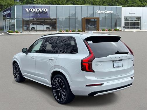2026 Volvo XC90 B6 Ultra Dark Theme 7-Seater