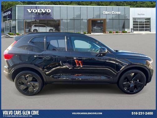 2026 Volvo XC40 B5 Ultra Black Edition