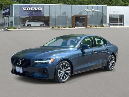 Denim Blue Metallic 2021 Volvo S60 T5 Momentum