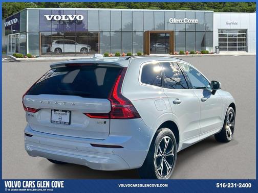 2022 Volvo XC60 B5 Momentum