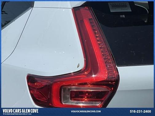2025 Volvo XC40 B5 Plus Bright Theme