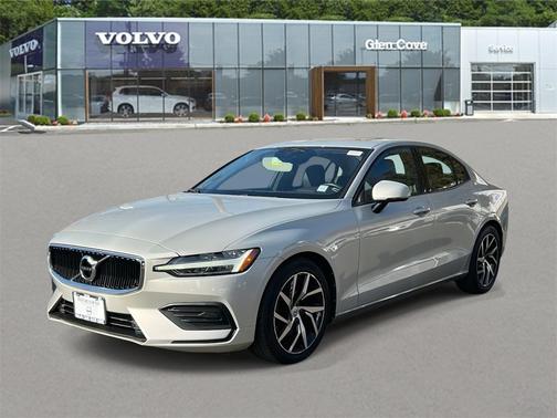 2020 Volvo S60 T5 Momentum