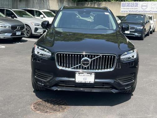 2022 Volvo XC90 T6 Momentum 7 Passenger