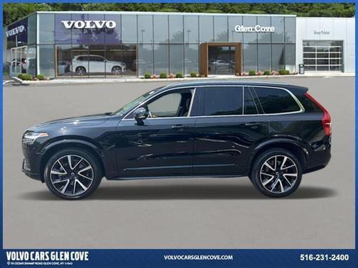 2022 Volvo XC90 T6 Momentum 7 Passenger