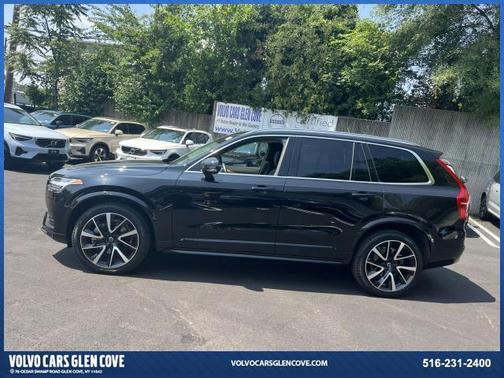 2022 Volvo XC90 T6 Momentum 7 Passenger