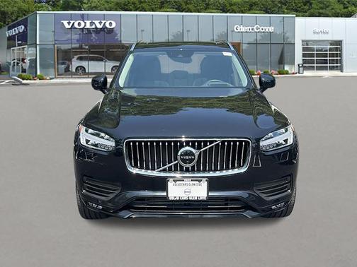 2022 Volvo XC90 T6 Momentum 7 Passenger