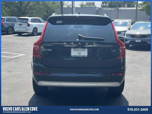 2022 Volvo XC90 T6 Momentum 7 Passenger