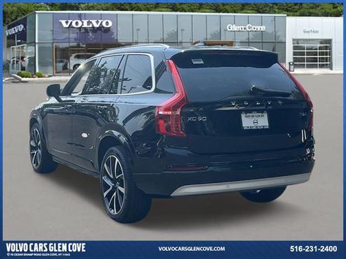2022 Volvo XC90 T6 Momentum 7 Passenger