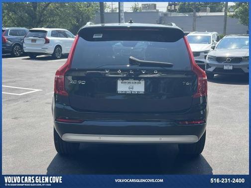 2022 Volvo XC90 T6 Momentum 7 Passenger