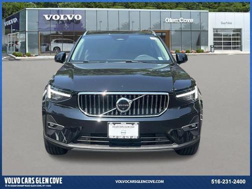 2025 Volvo XC40 B5 Plus Bright Theme