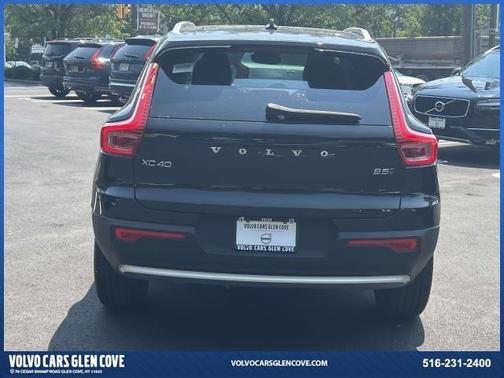 2025 Volvo XC40 B5 Plus Bright Theme
