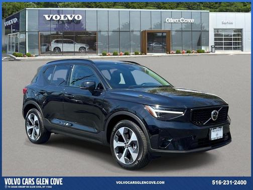 Onyx Black 2026 Volvo XC40 B5 Plus