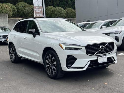 2024 Volvo XC60 B5 Plus Dark Theme