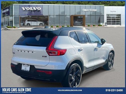 2026 Volvo XC40 B5 Ultra Black Edition