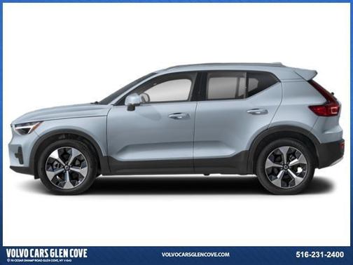 2025 Volvo XC40 B5 Plus Bright Theme