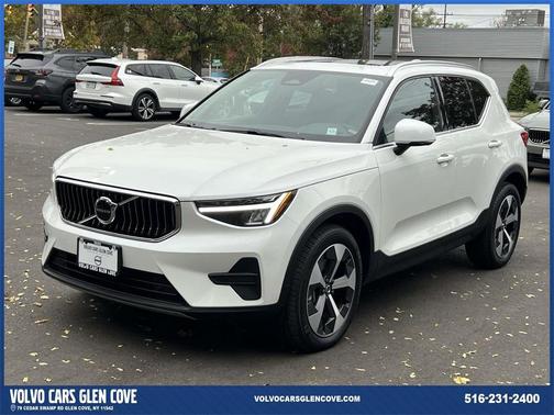 2025 Volvo XC40 B5 Core Bright Theme
