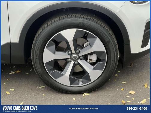 2025 Volvo XC40 B5 Core Bright Theme