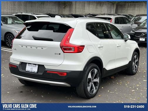 2025 Volvo XC40 B5 Core Bright Theme