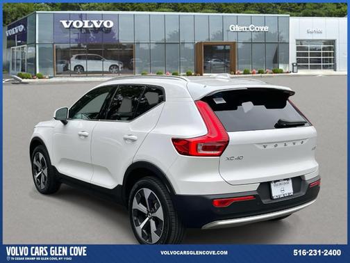 2025 Volvo XC40 B5 Core Bright Theme