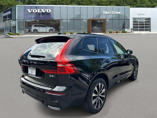Onyx Black Metallic 2024 Volvo XC60 B5 Core