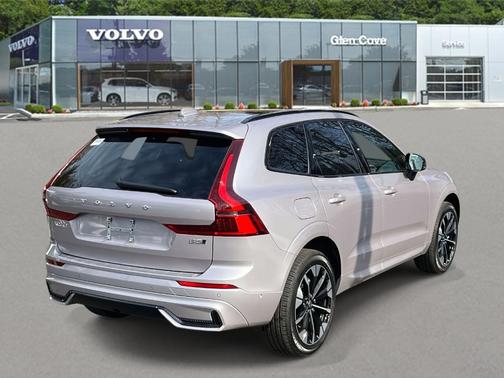 2026 Volvo XC60 B5 Plus
