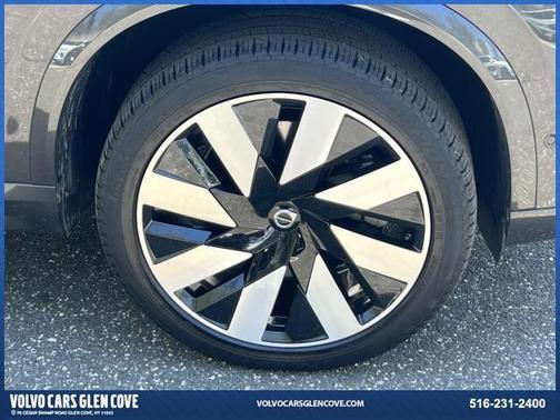 2023 Volvo XC90 Recharge Plug-In Hybrid T8 Ultimate Dark Theme 7-Seater