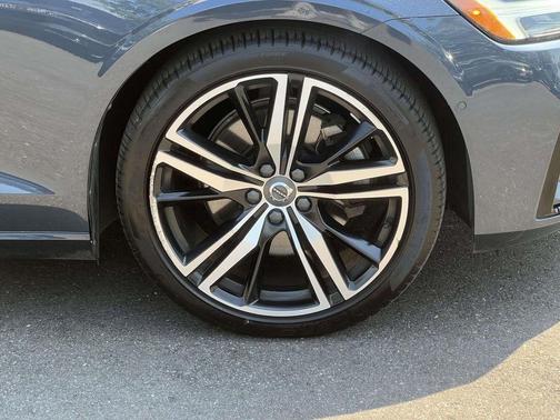 Denim Blue Metallic 2021 Volvo S60 T5 R-Design