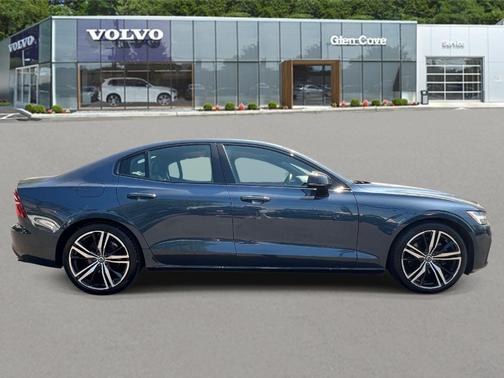 Denim Blue Metallic 2021 Volvo S60 T5 R-Design