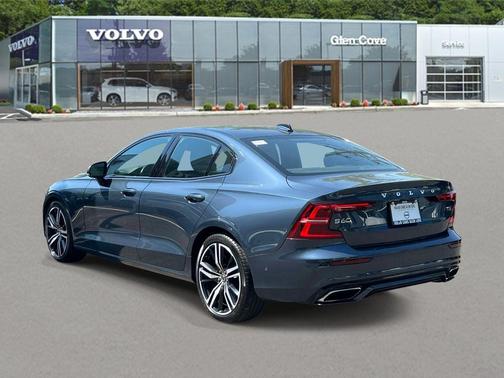 Denim Blue Metallic 2021 Volvo S60 T5 R-Design