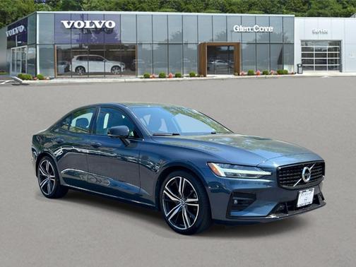 Denim Blue Metallic 2021 Volvo S60 T5 R-Design