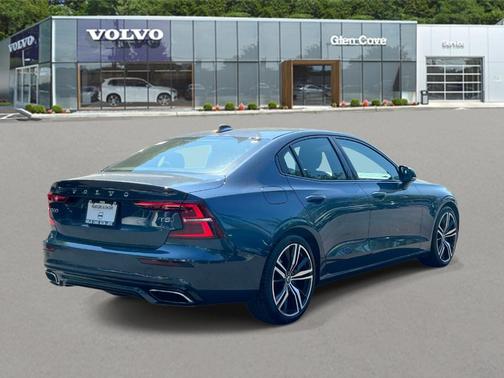 Denim Blue Metallic 2021 Volvo S60 T5 R-Design