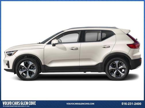 2025 Volvo XC40 B5 Ultra Bright Theme