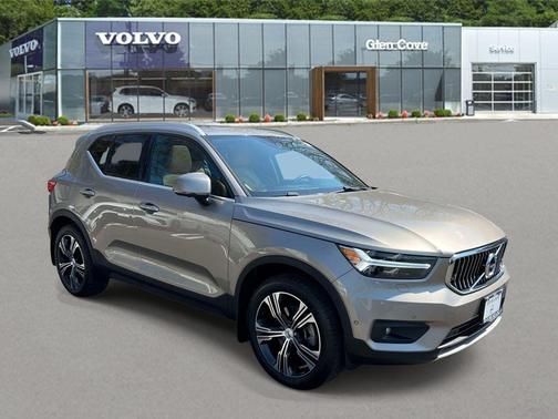 Pebble Gray Metallic 2021 Volvo XC40 T5 Inscription