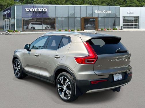 Pebble Gray Metallic 2021 Volvo XC40 T5 Inscription