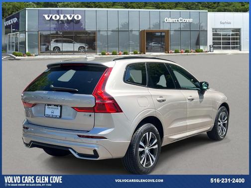 Bright 2024 Volvo XC60 B5 Core