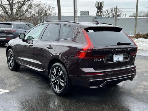 2026 Volvo XC60 B5 Plus